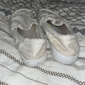 White Hey Dudes - Size 7